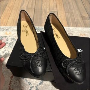NEW Chanel Tweed Ballerina Flats EU 39 Black Shimmer Tweed - CLASSIC STYLE CHIC!